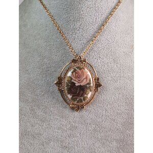 Vintage Sarah Coventry Floral Cameo Signed Pendant Necklace